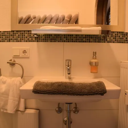 The Wine Cellar In The Old Gemeinde House Apartament Brauneberg