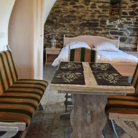 The Wine Cellar In The Old Gemeinde House Apartament