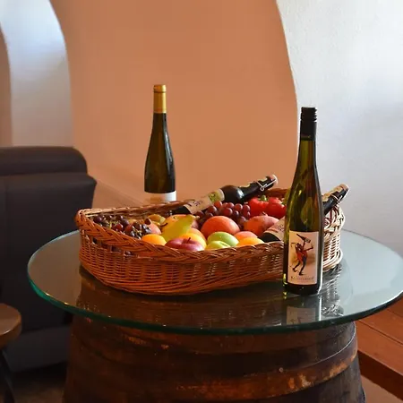 The Wine Cellar In The Old Gemeinde House Apartament