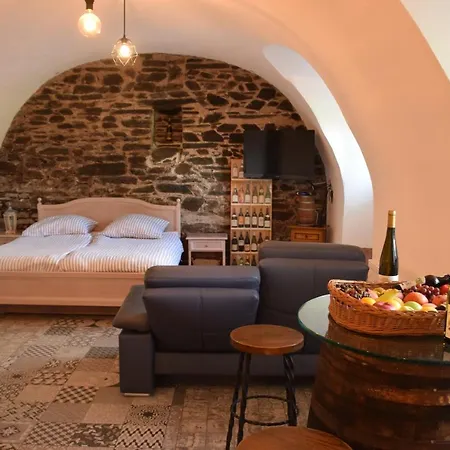 The Wine Cellar In The Old Gemeinde House *